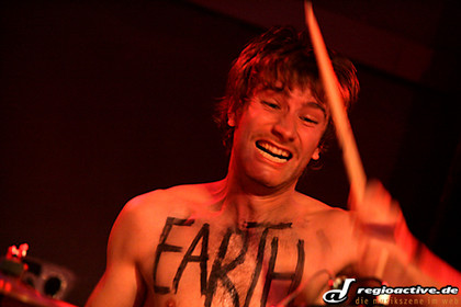 Rockfeuer am Rande der Stadt - Fotos: Earthbend live beim Little Rebel Festival 2007 
